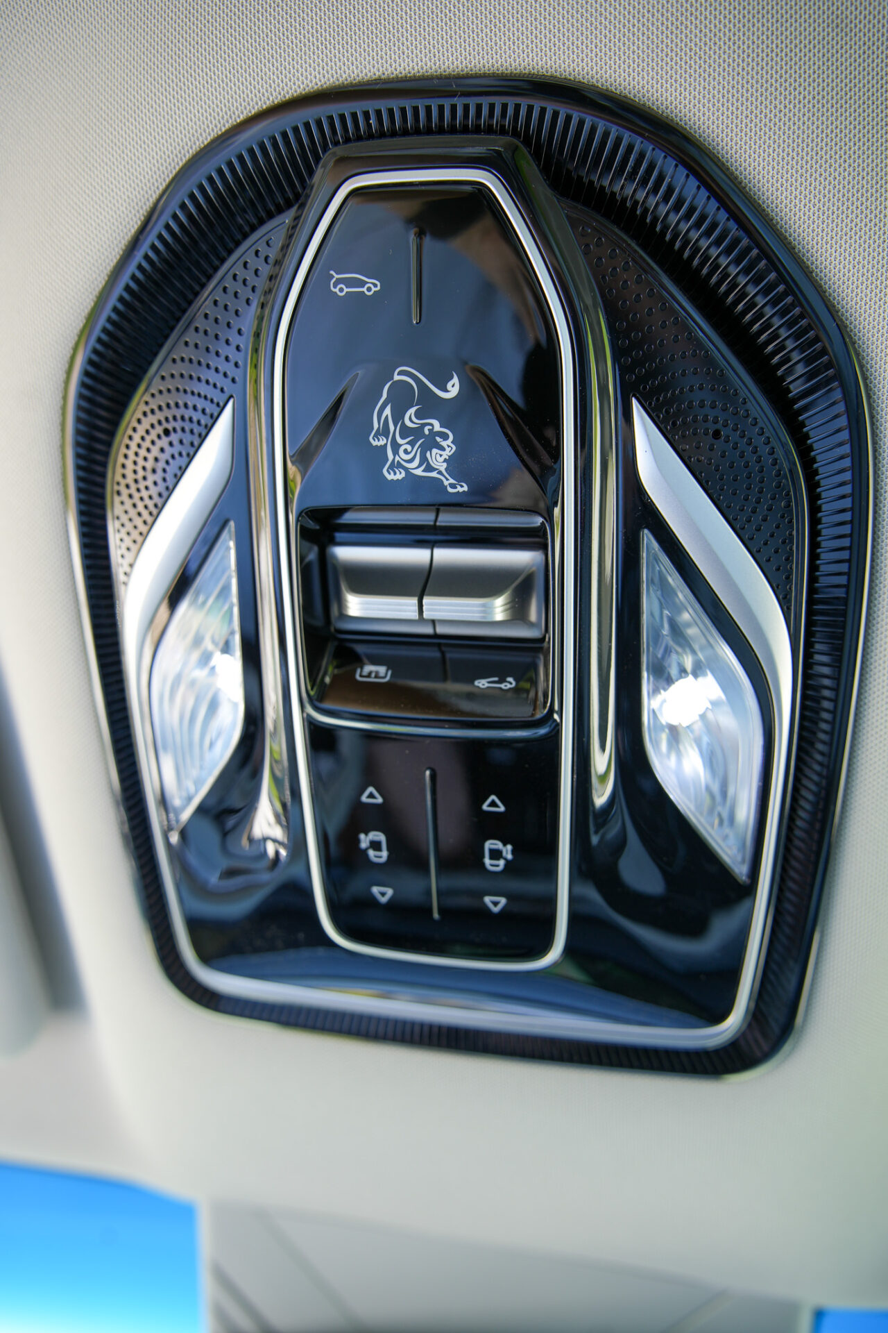 Forthing 9 HEV - Bild 18