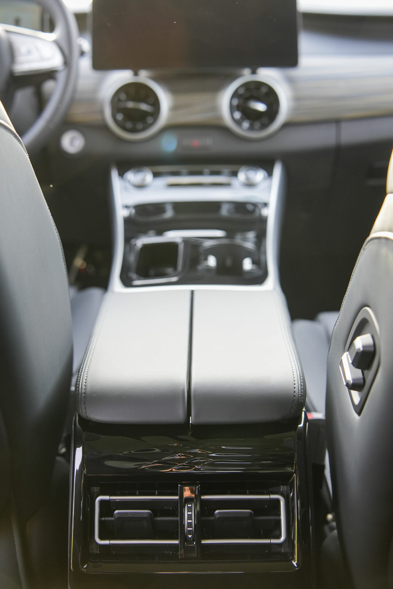 Forthing 4 PHEV - Bild 15